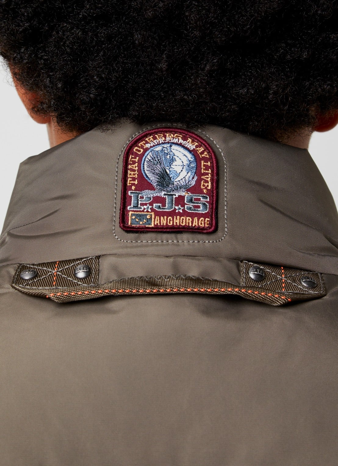 Parajumpers Kobuk bodywarmer met donsvulling - detail 3 bronsgroen