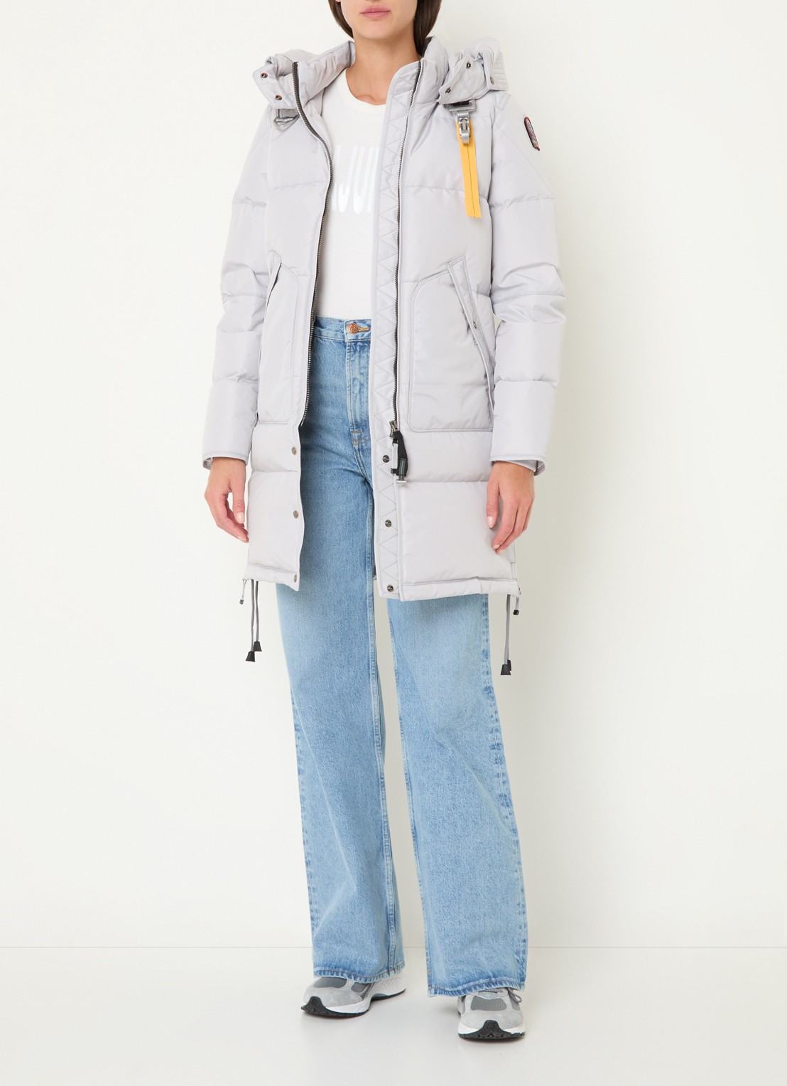 Parajumpers Long Bear gewatteerde jas met donsvulling en afneembare capuchon - voorkant 3 lichtgrijs