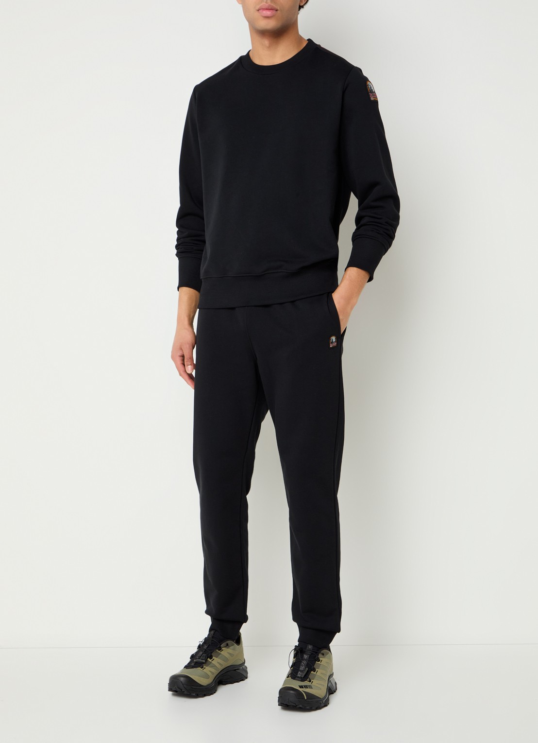 Parajumpers Makalu tapered fit joggingbroek met logo - voorkant 5 zwart