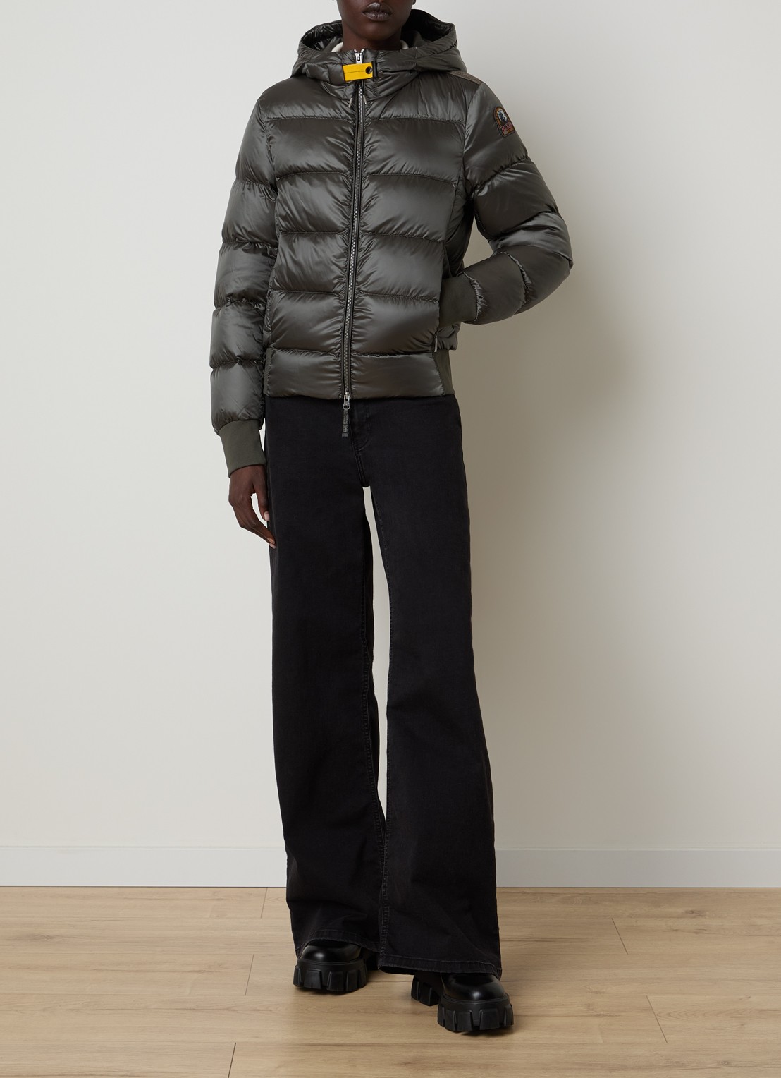 Parajumpers Marion puffer jack met donsvulling - voorkant 5 legergroen