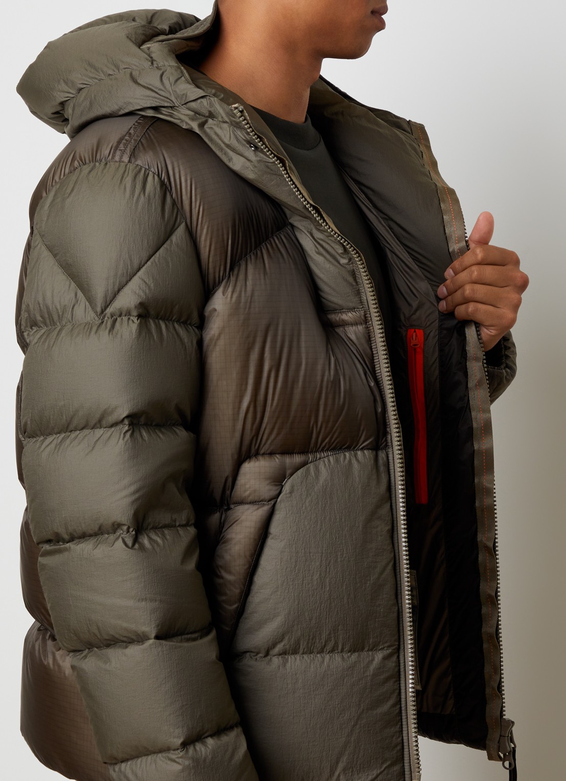 Parajumpers Notigi puffer jas met donsvulling en ritszakken - detail 2 bronsgroen