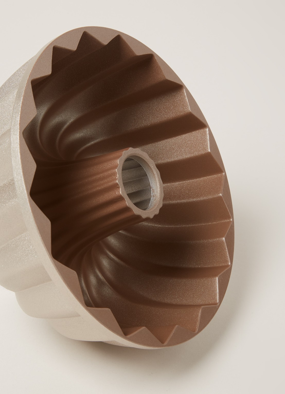 Patisse Tulband bakvorm 24 cm - detail parelmoer