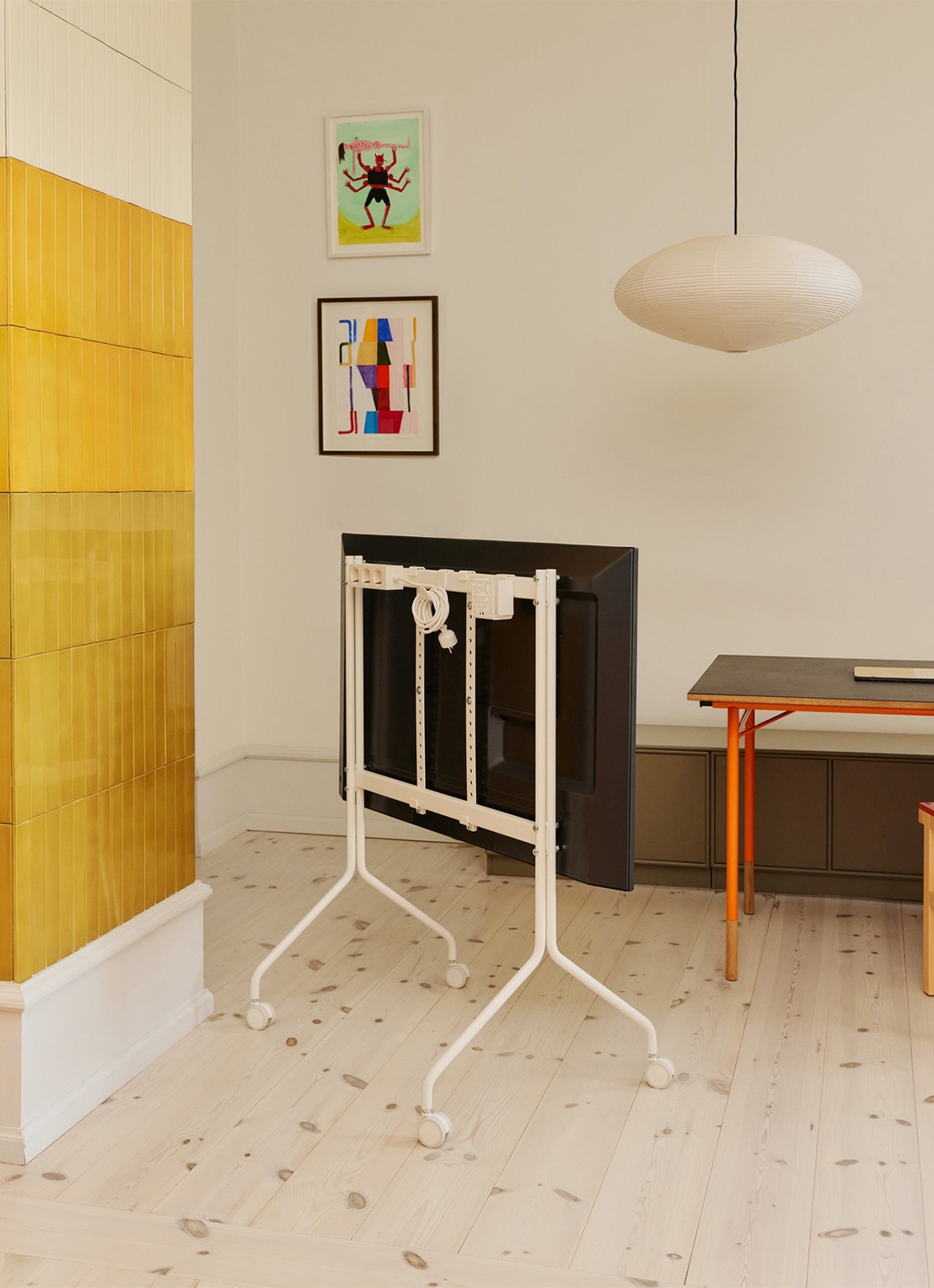Pedestal Moon Rollin' TV standaard 107 cm - detail 4 ivoor
