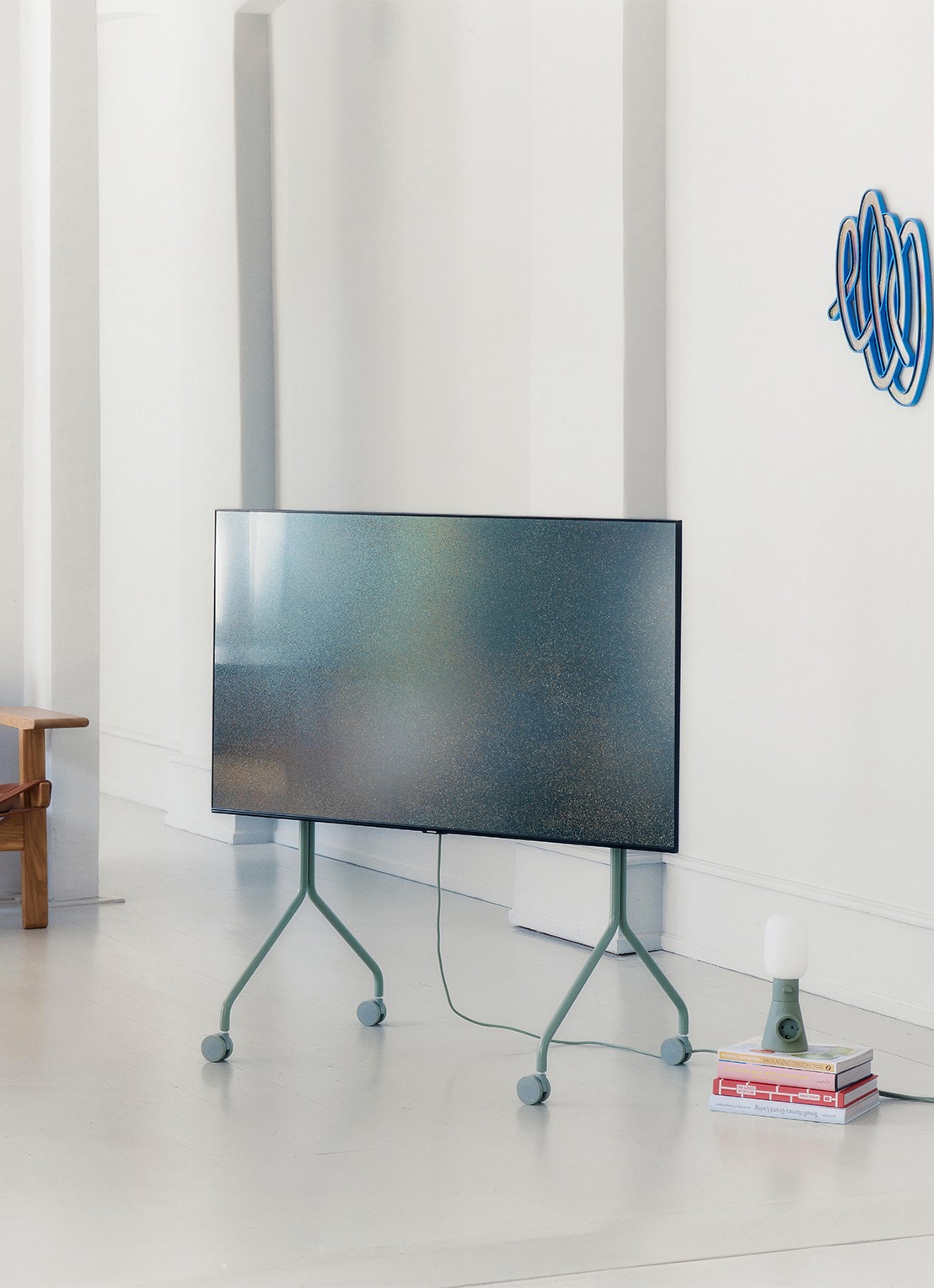 Pedestal Moon Rollin' TV standaard 107 cm - voorkant 2 mosgroen