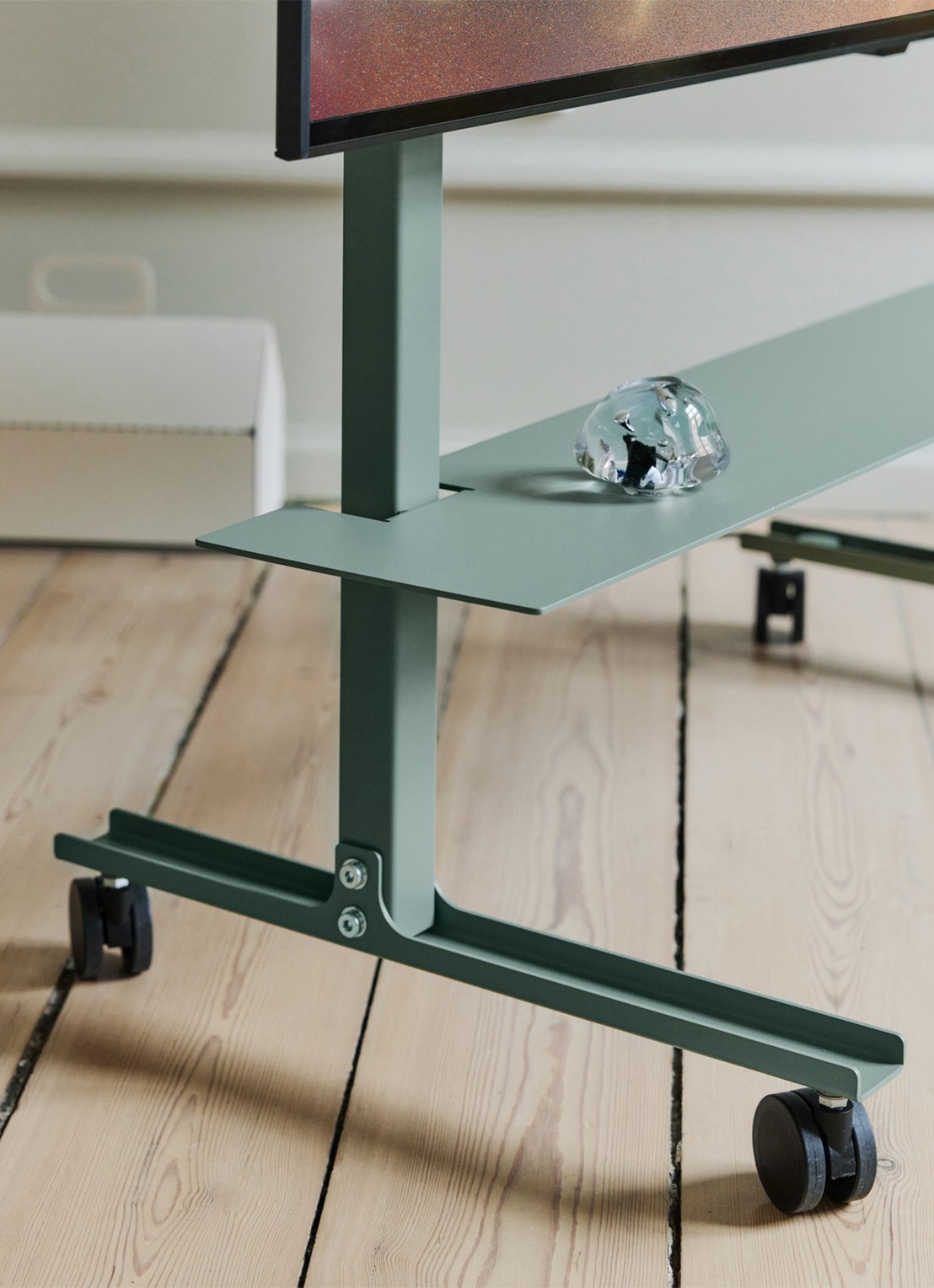 Pedestal Pipe plank voor TV standaard 99 cm - voorkant 2 mosgroen