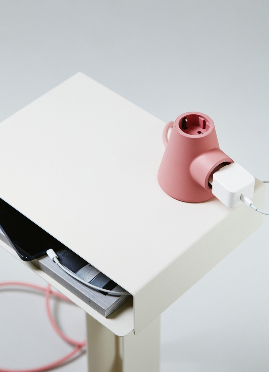 Pedestal Power Base stekkerdoos - detail 2 roze