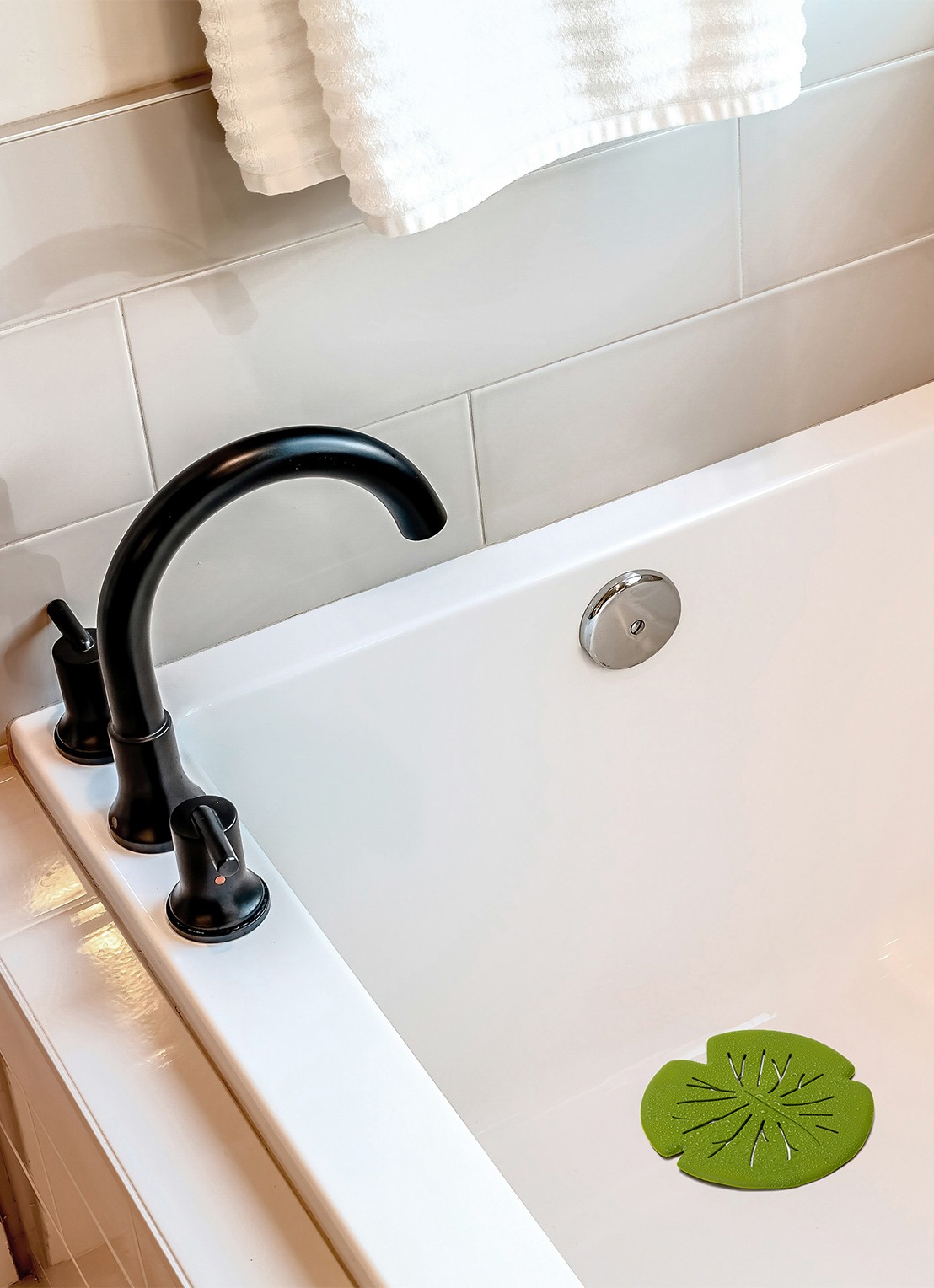 Peleg Design Lilytub afvoerstop  - detail 5 groen