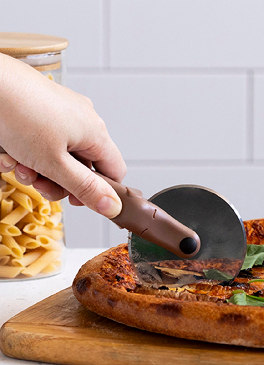 Peleg Design Puperoni pizzasnijder  - detail 6 bruin