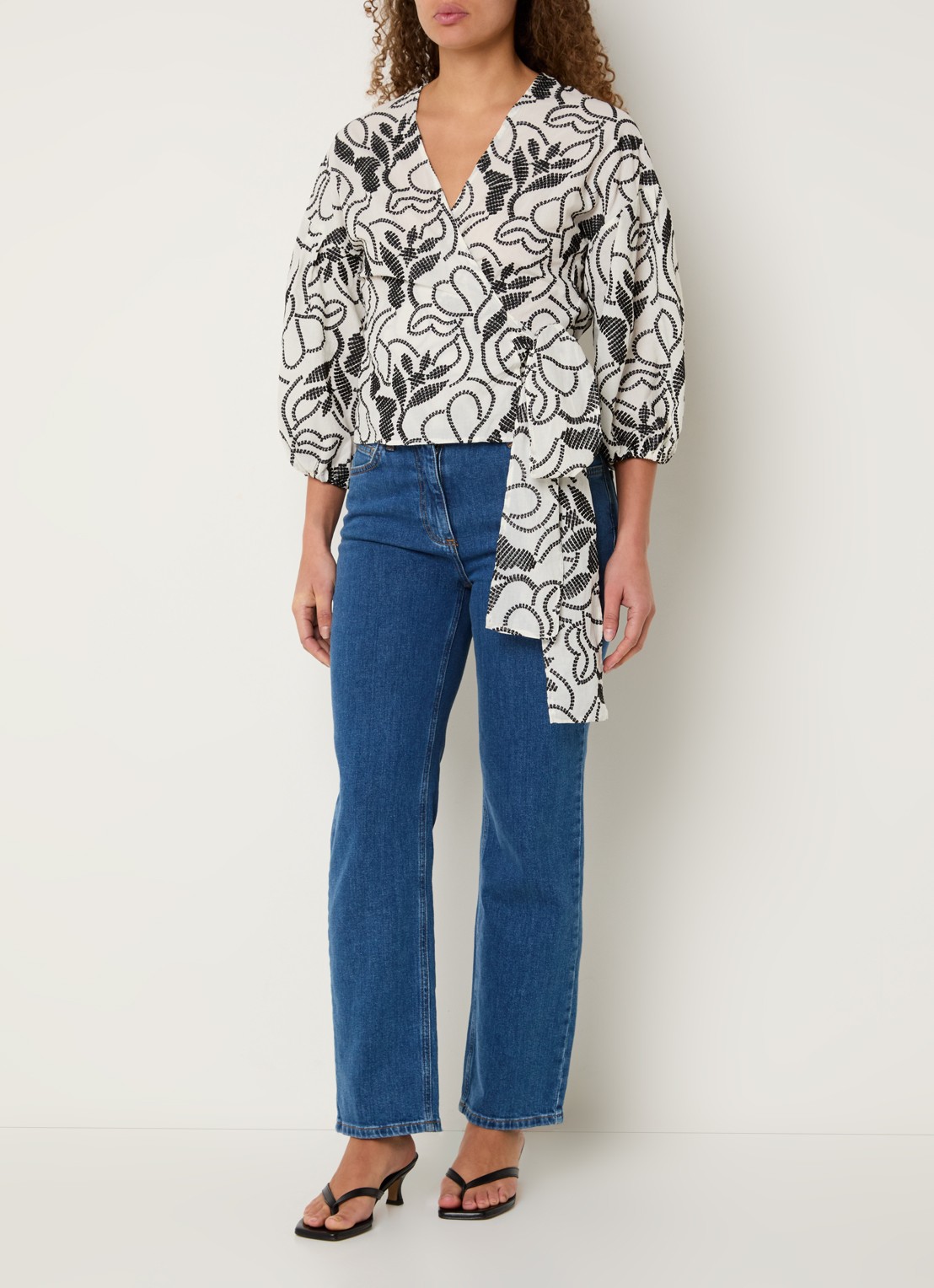Pennyblack Blouse met strikceintuur met bloemenprint - voorkant 3 wit