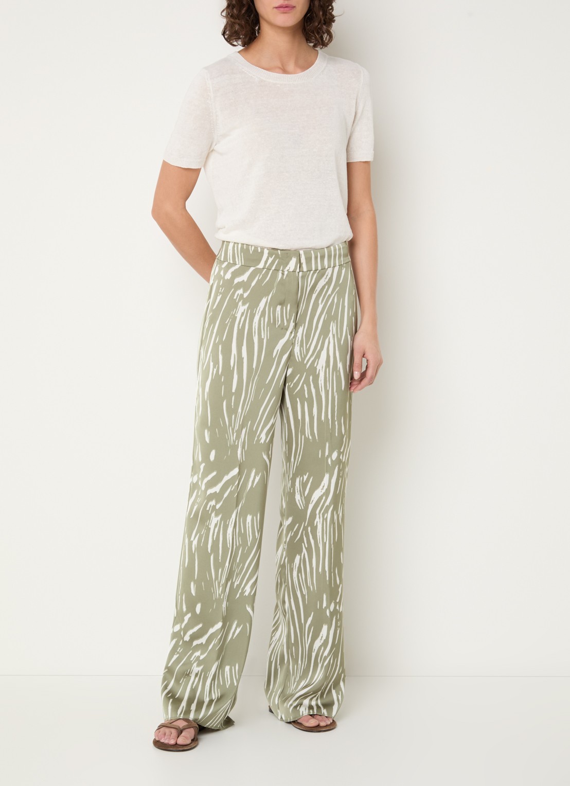 Pennyblack Mid waist wide fit pantalon van satijn - voorkant 2 lindegroen