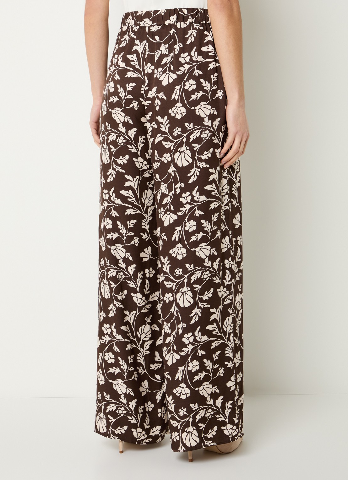 Pennyblack Utilita high waist wide fit broek van satijn met print  - achterkant bruin