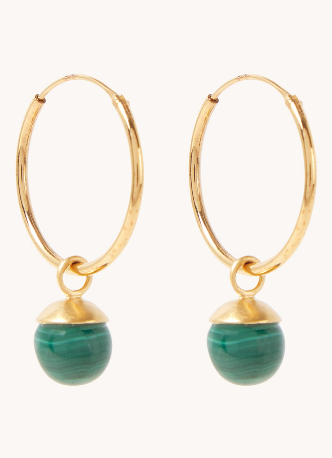 Pernille Corydon Malachite oorringen met edelsteen - voorkant goud