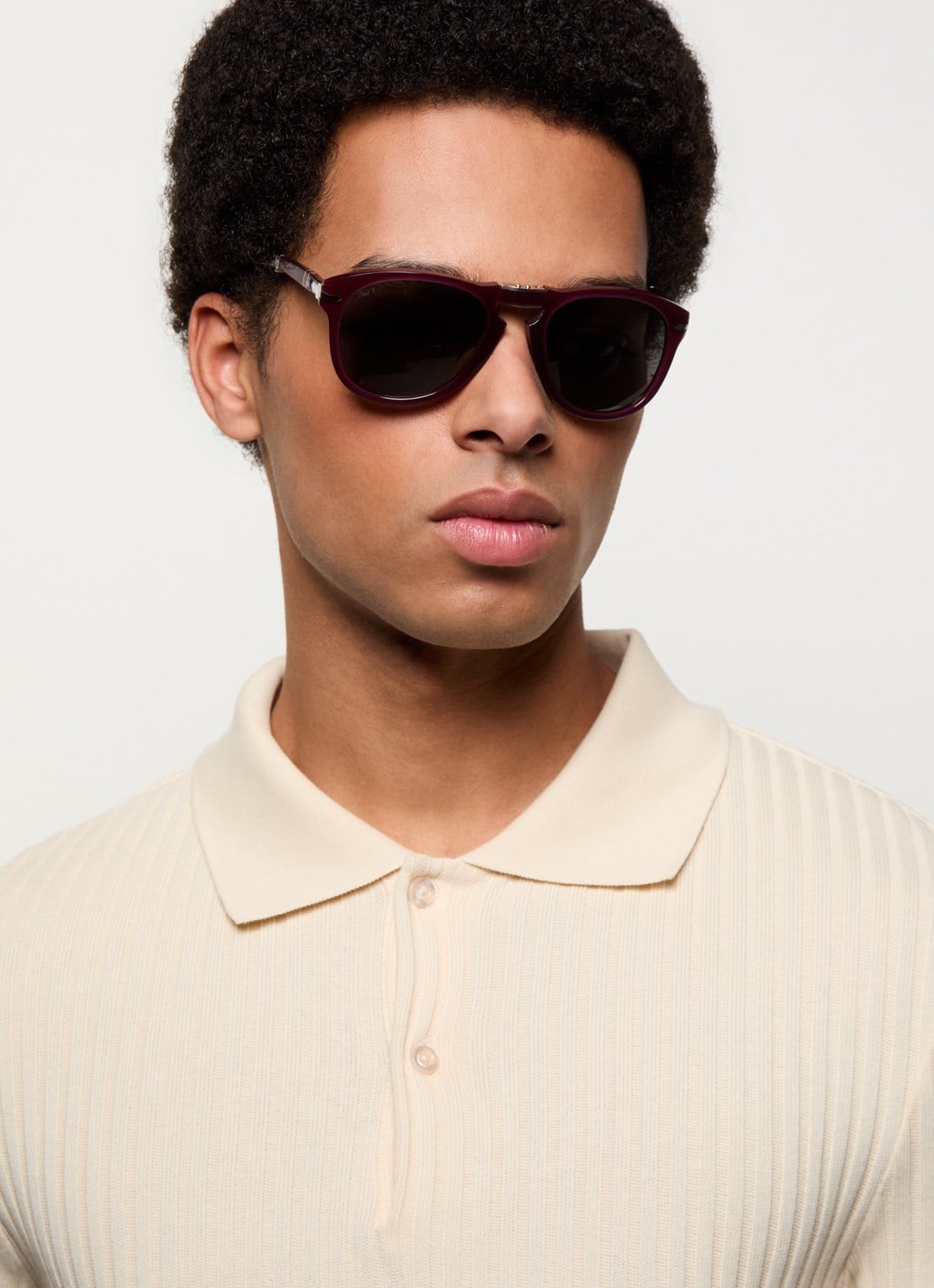 Persol Opvouwbare piloten zonnebril PO0714 - voorkant 2 aubergine