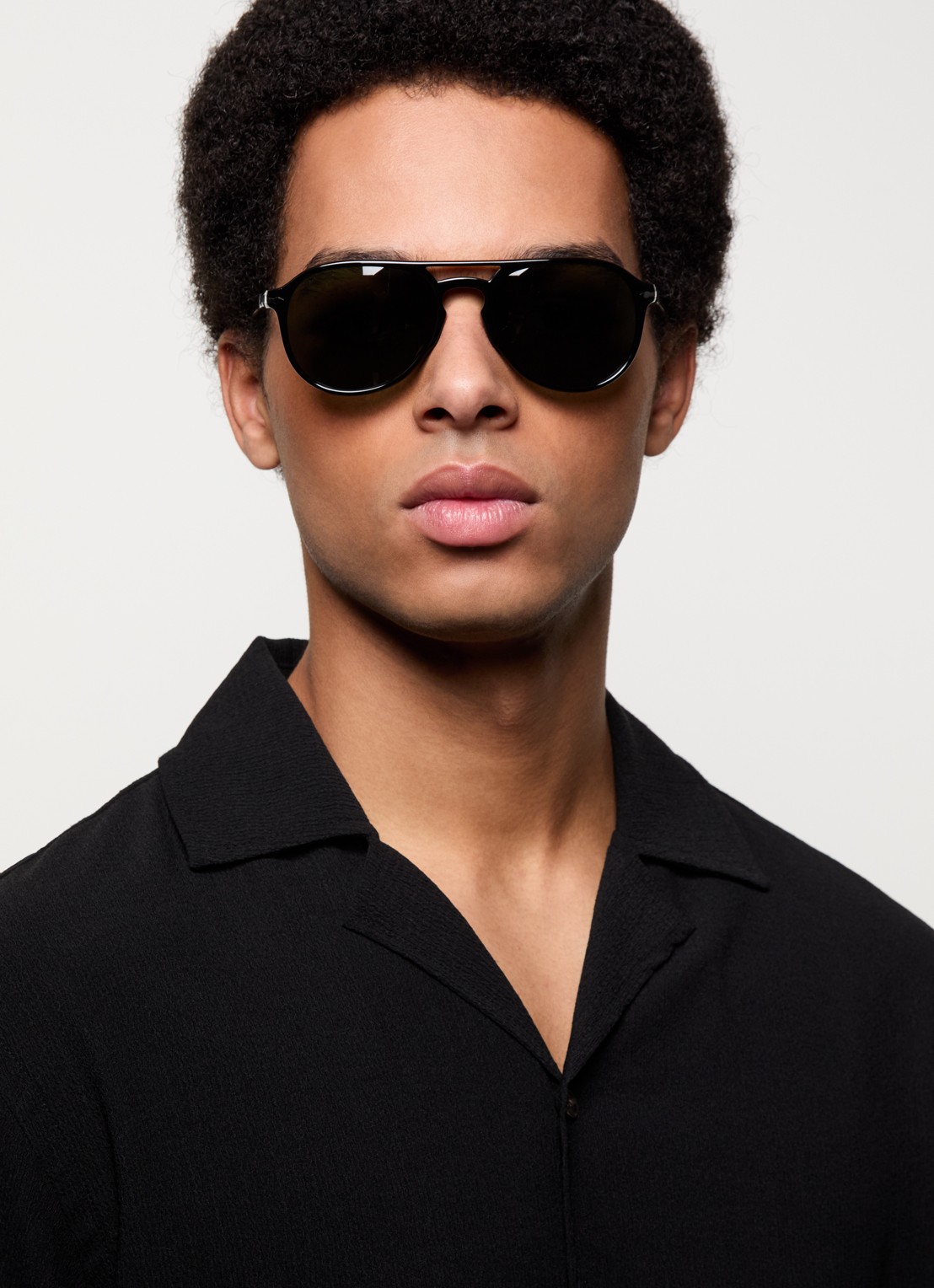 Persol Piloten zonnebril PO3235S - voorkant 2 zwart