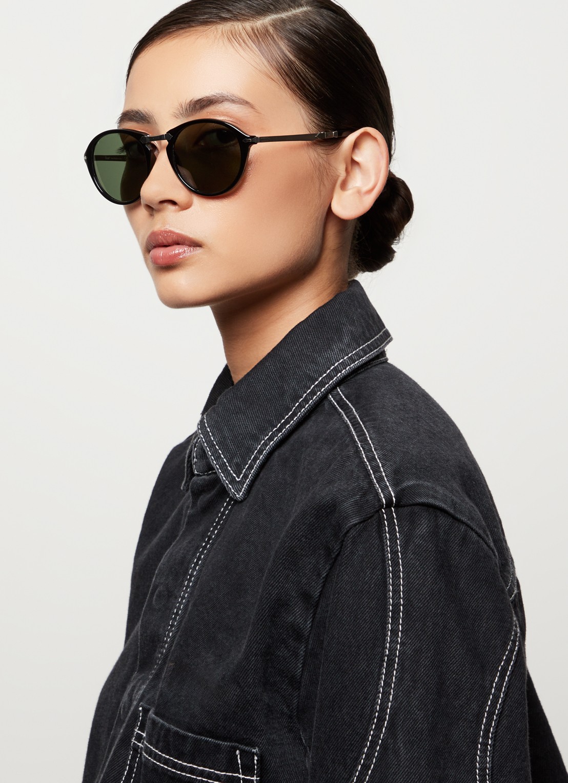 Persol Zonnebril PO3274S - voorkant 2 zwart