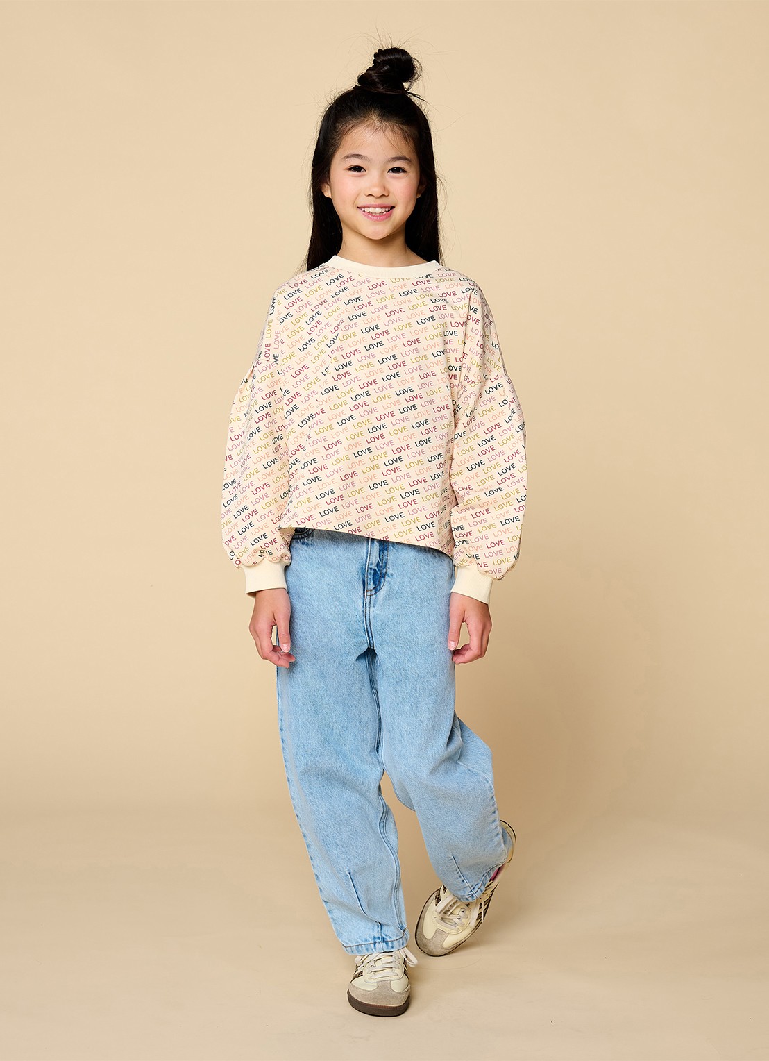 Petit Blush Balloon fit jeans met lichte wassing - voorkant 2 lichtblauw