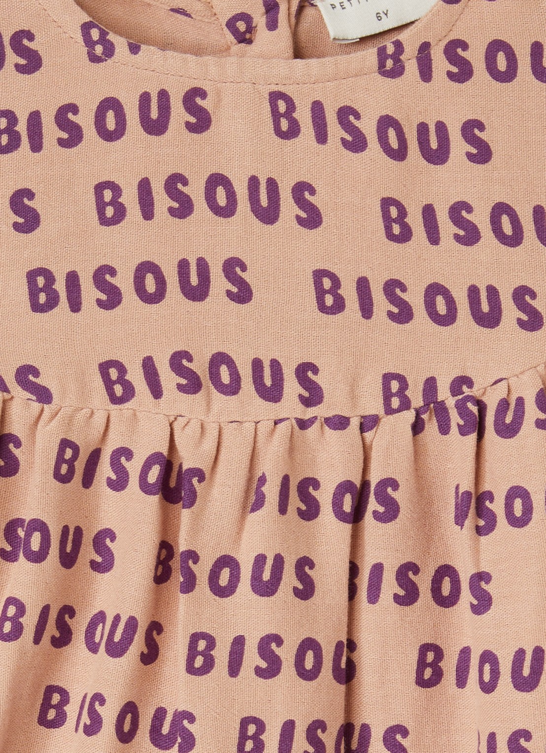Petit Blush Bisous jurk met print - detail 3 zalmroze