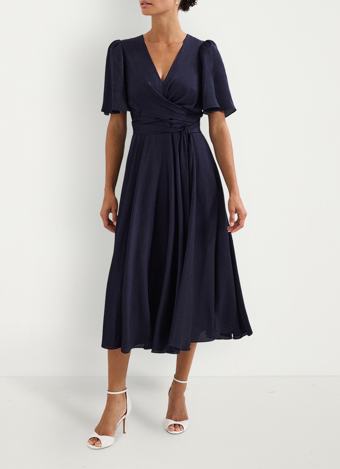 Phase Eight Abbie midi jurk met strikceintuur pofmouwen - voorkant 2 blauw