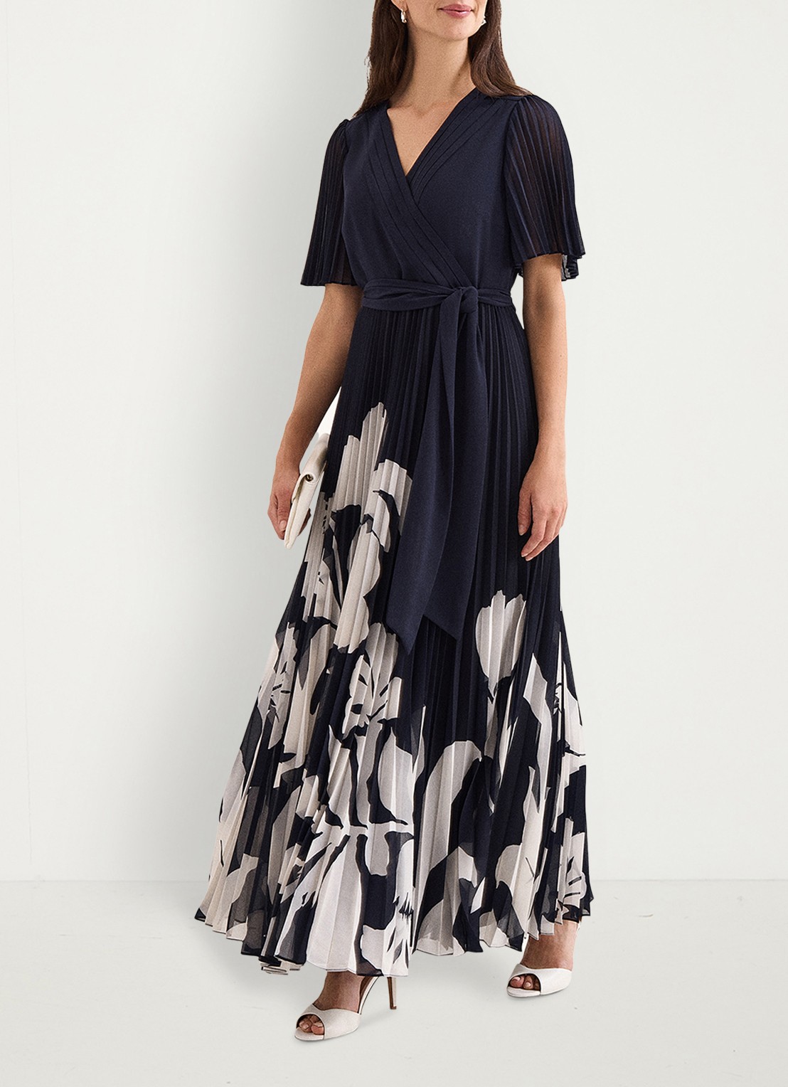 Phase Eight Abigail maxi jurk met bloemenprint - detail 3 blauw