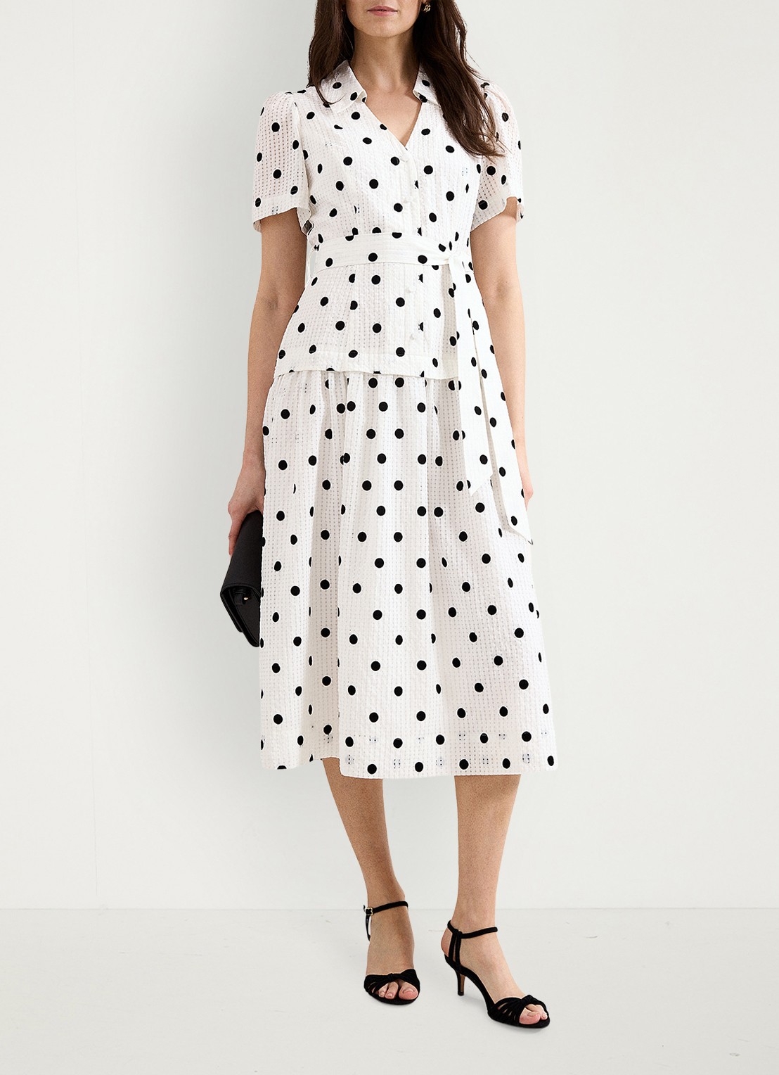Phase Eight Adele midi jurk met stippenprint en strikceintuur - voorkant 2 gebroken wit