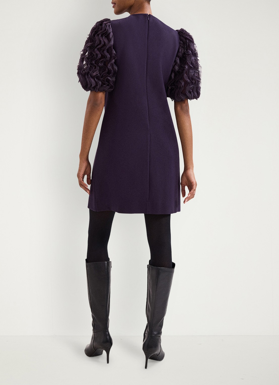 Phase Eight Aida mini jurk met pofmouw - achterkant aubergine