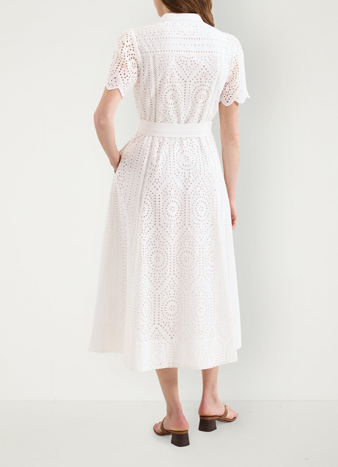 Phase Eight Aletta midi blousejurk met broderie en strikceintuur  - achterkant 7 wit