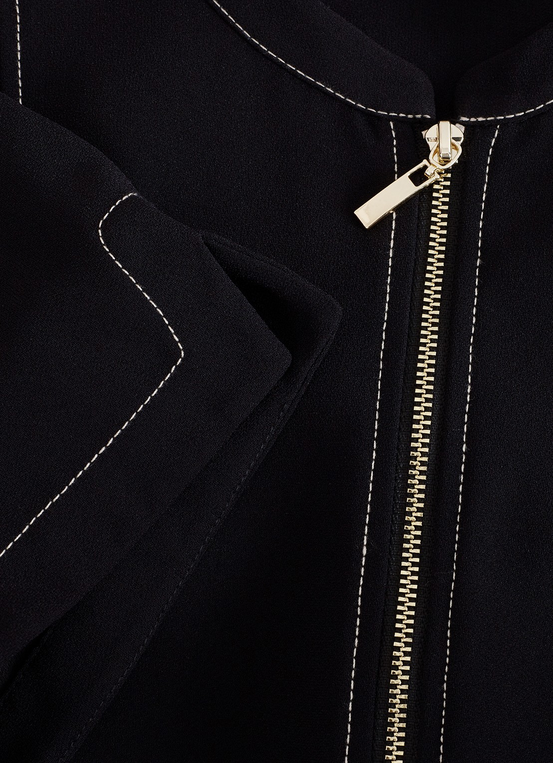Phase Eight Alix wide fit jumpsuit met strikceintuur - detail 6 zwart
