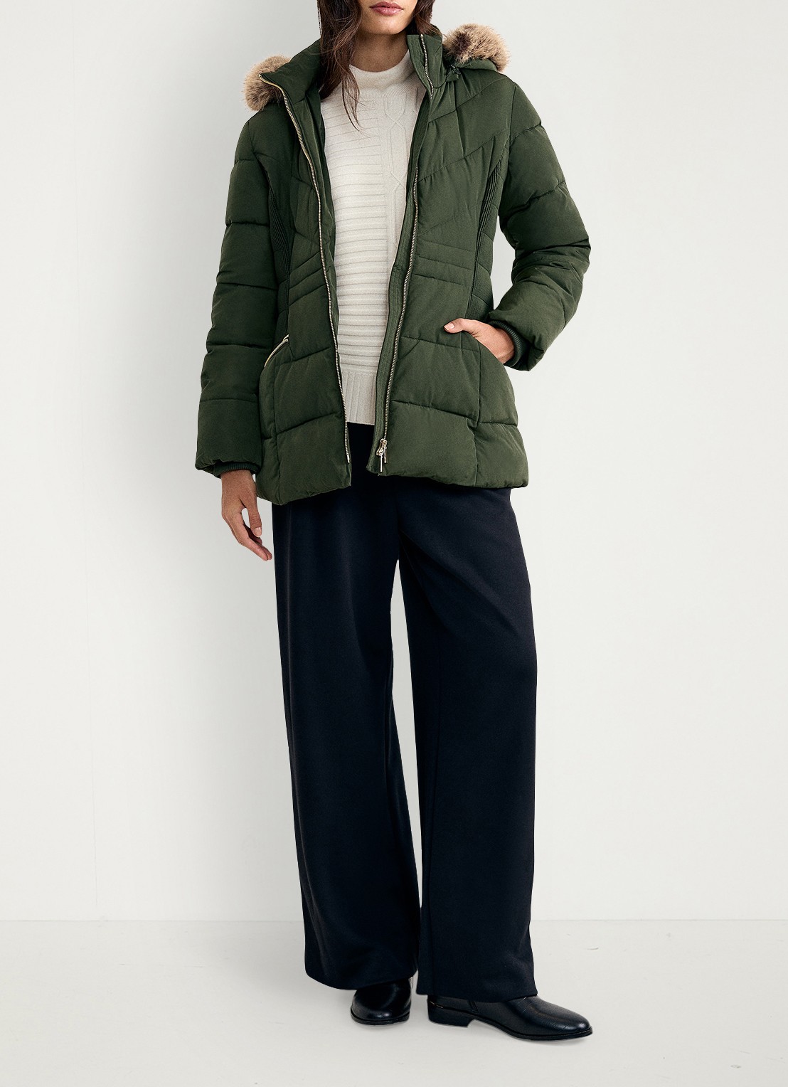 Phase Eight Amber mini gewatteerde parka met afneembare capuchon - voorkant 2 donkergroen