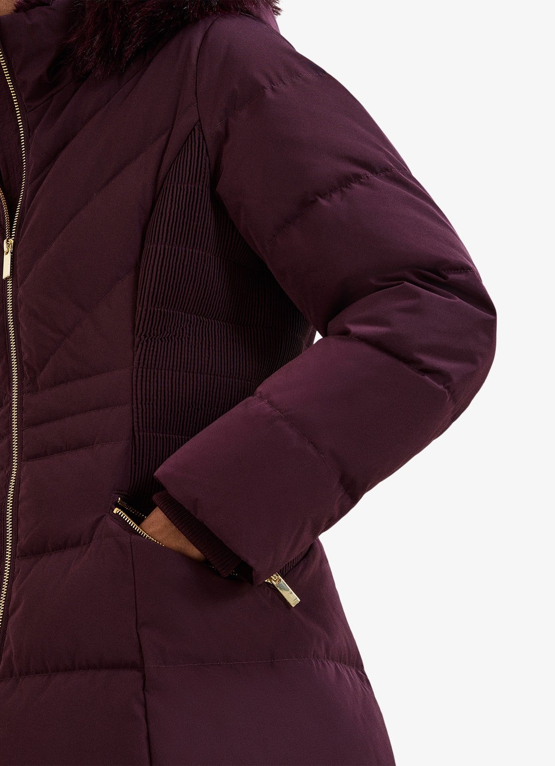 Phase Eight Amber puffer jas met capuchon - detail 5 aubergine