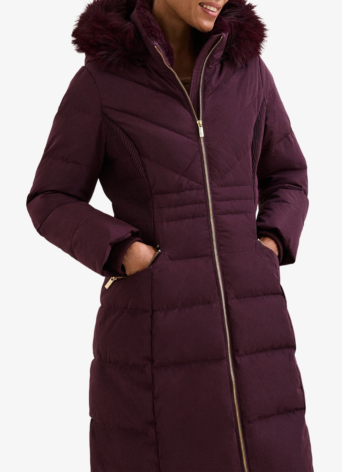 Phase Eight Amber puffer jas met capuchon - detail 6 aubergine