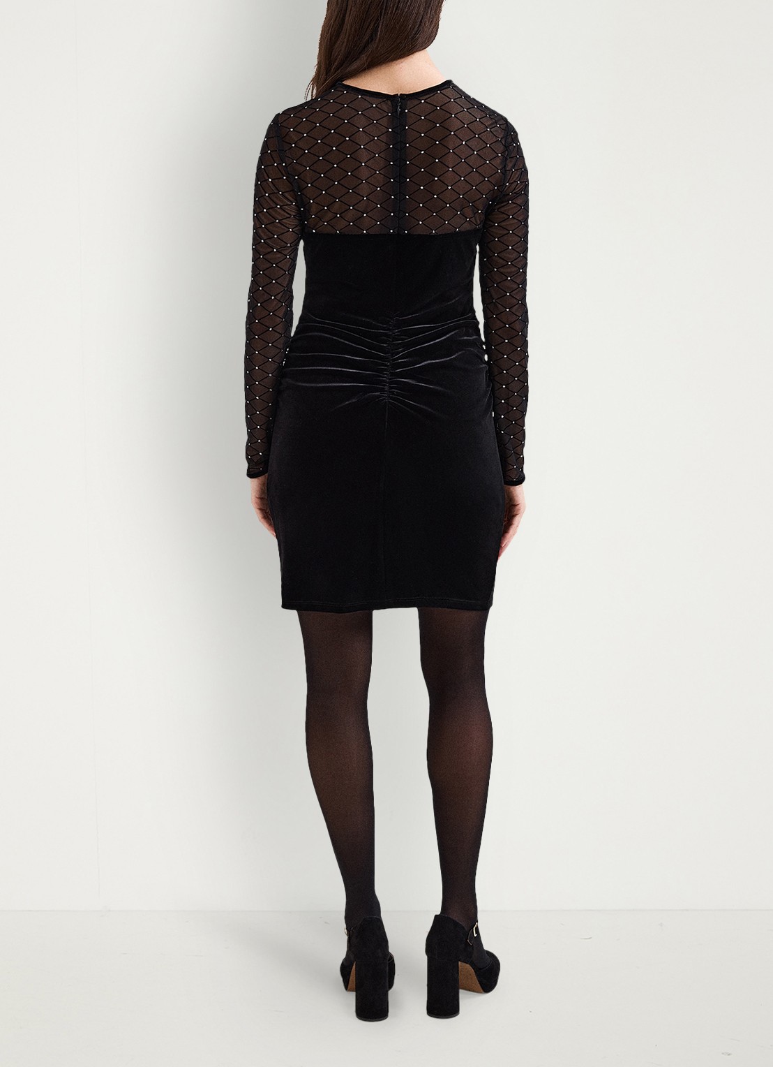 Phase Eight Amberose mini jurk van fluweel met strass - achterkant 8 zwart