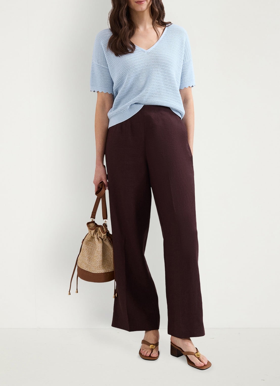 Phase Eight Amira grofgebreide top met V-hals - voorkant 3 lichtblauw