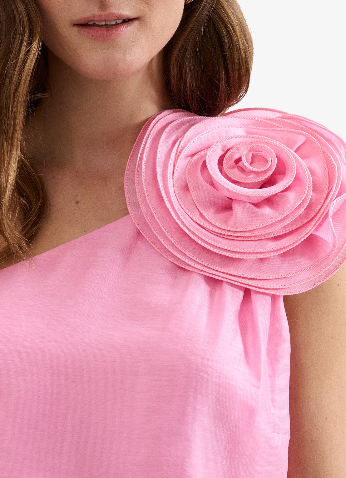 Phase Eight Angelina top in linnenblend met asymmetrische hals - detail 5 roze