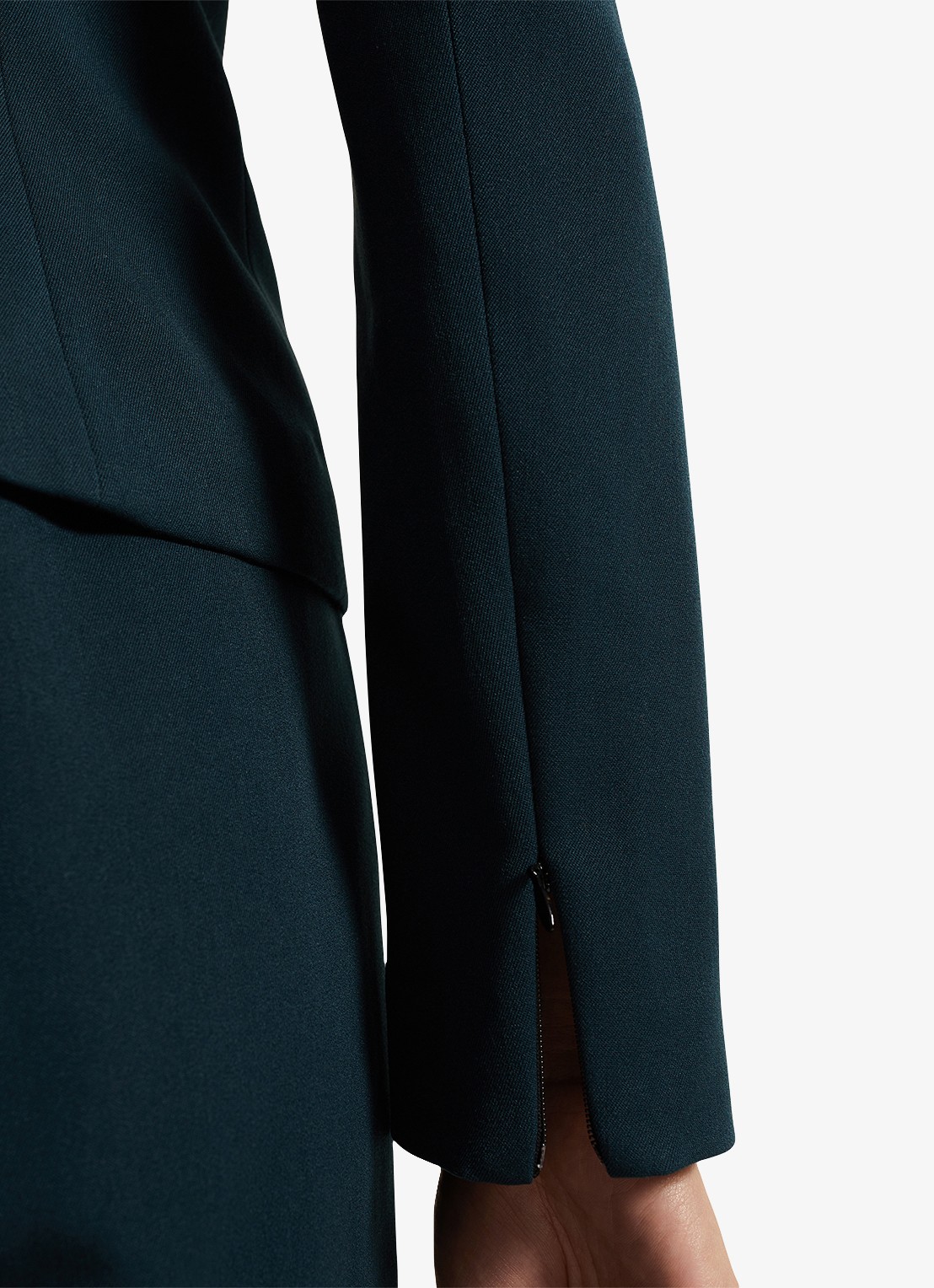 Phase Eight Arabella cropped blazer met paspelzakken - detail 7 donkergroen