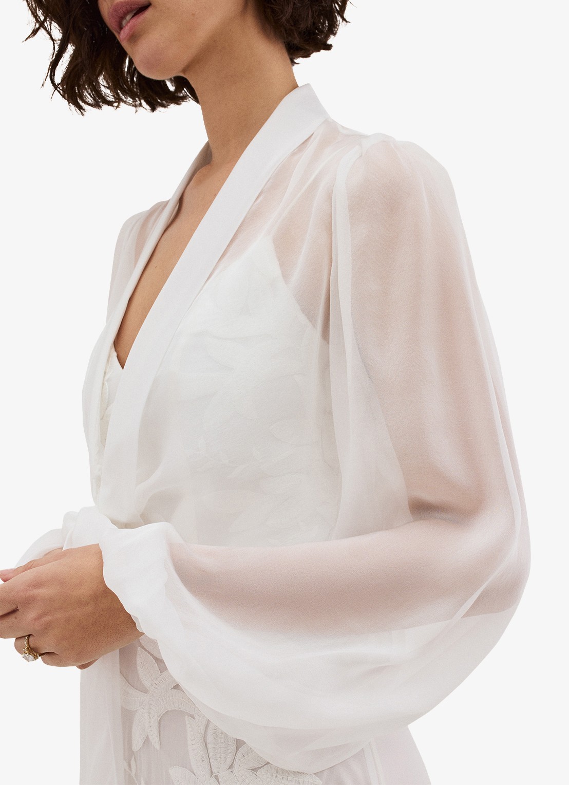 Phase Eight Arabella semi-transparant bolero van zijde - detail 7 gebroken wit
