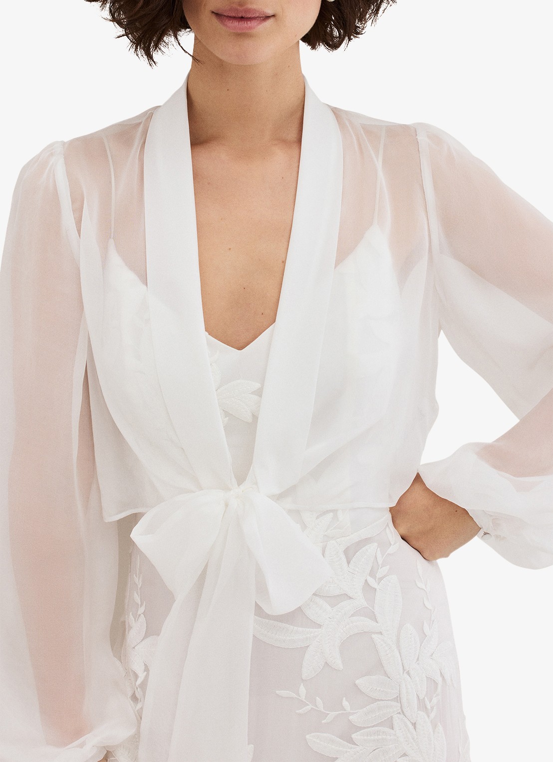Phase Eight Arabella semi-transparant bolero van zijde - detail 8 gebroken wit