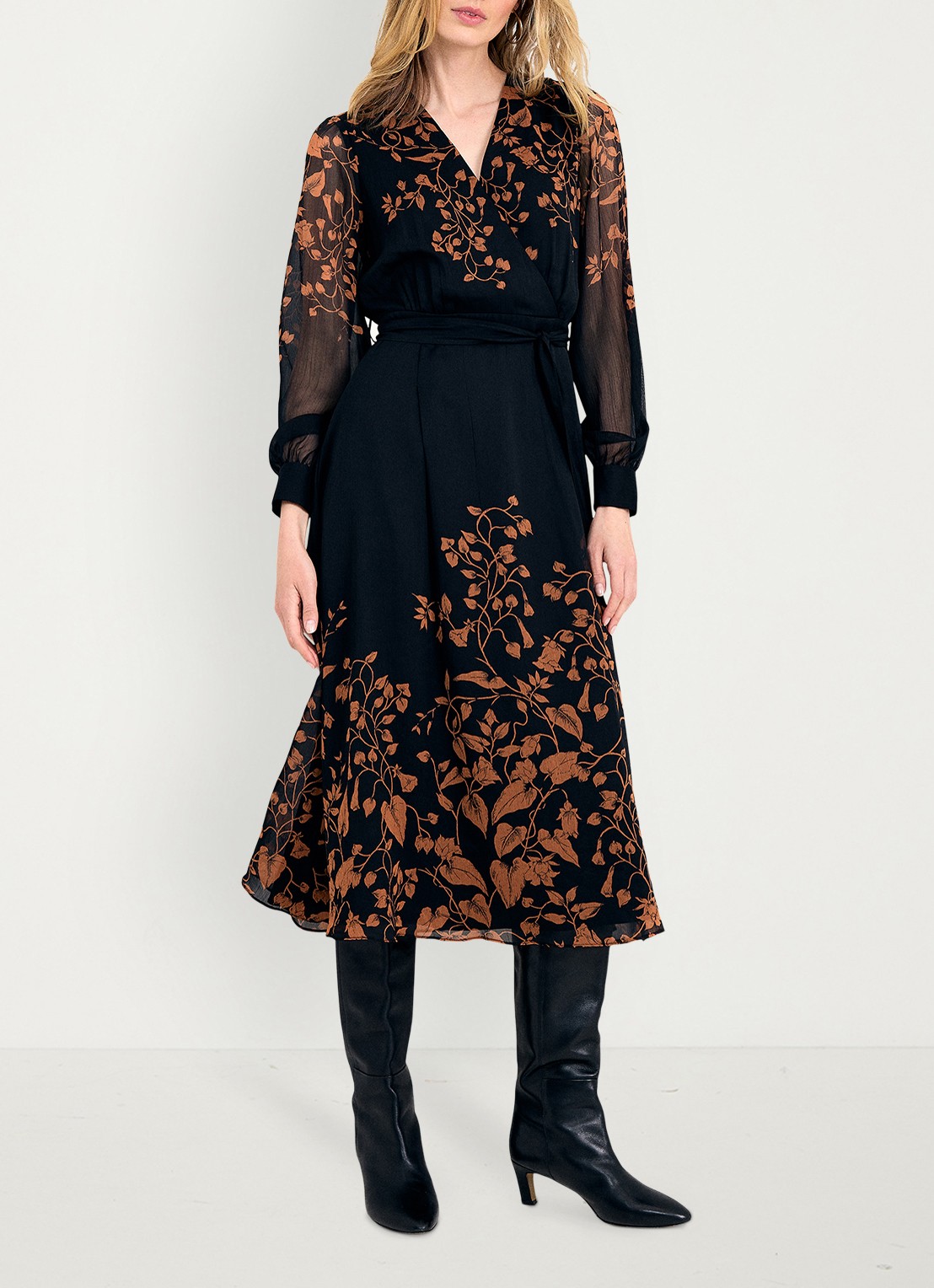 Phase Eight Arema midi wikkeljurk met bloemenprint - voorkant 7 zwart