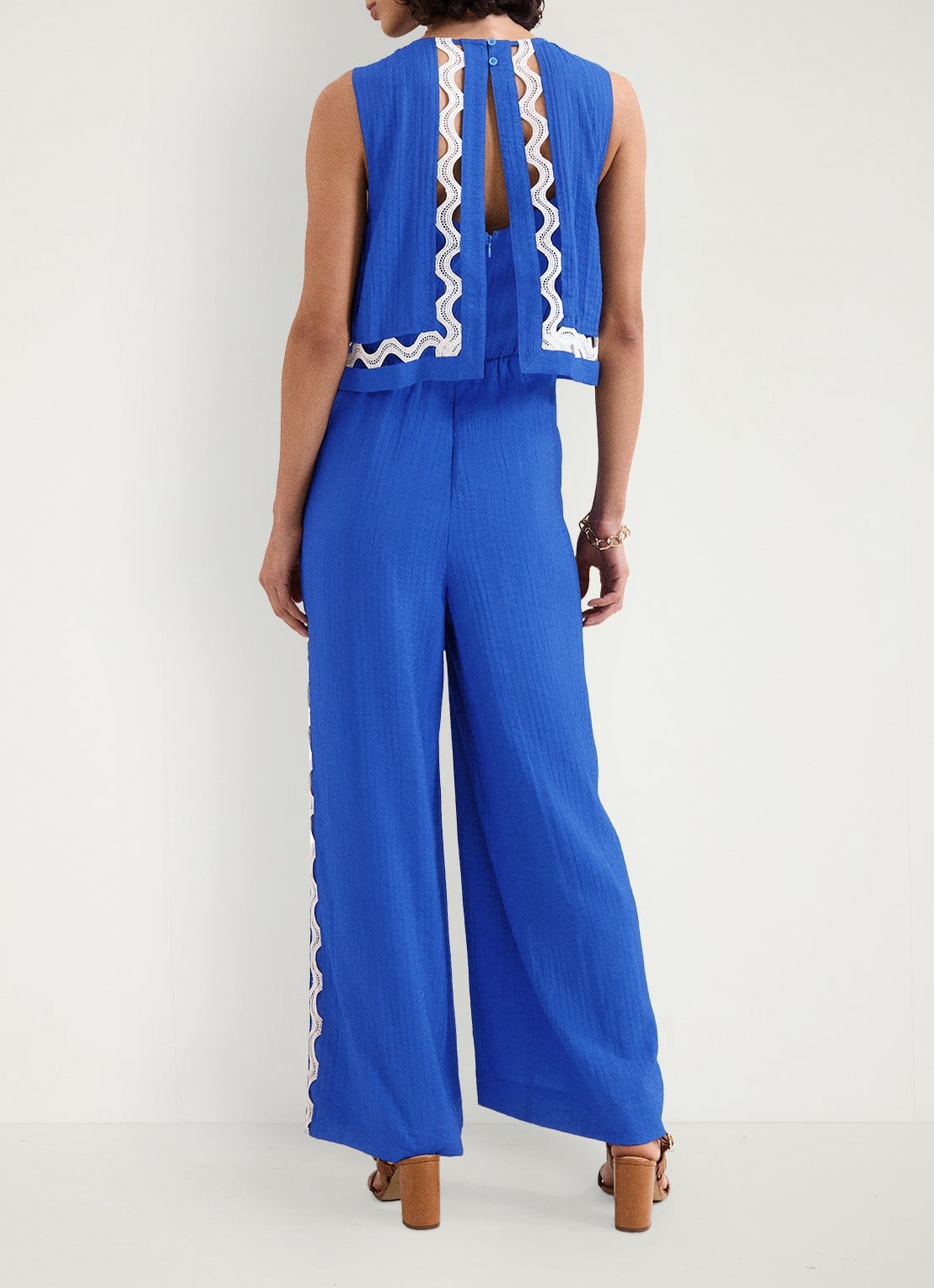 Phase Eight Aubrey wide fit jumpsuit met borduring - achterkant 6 blauw