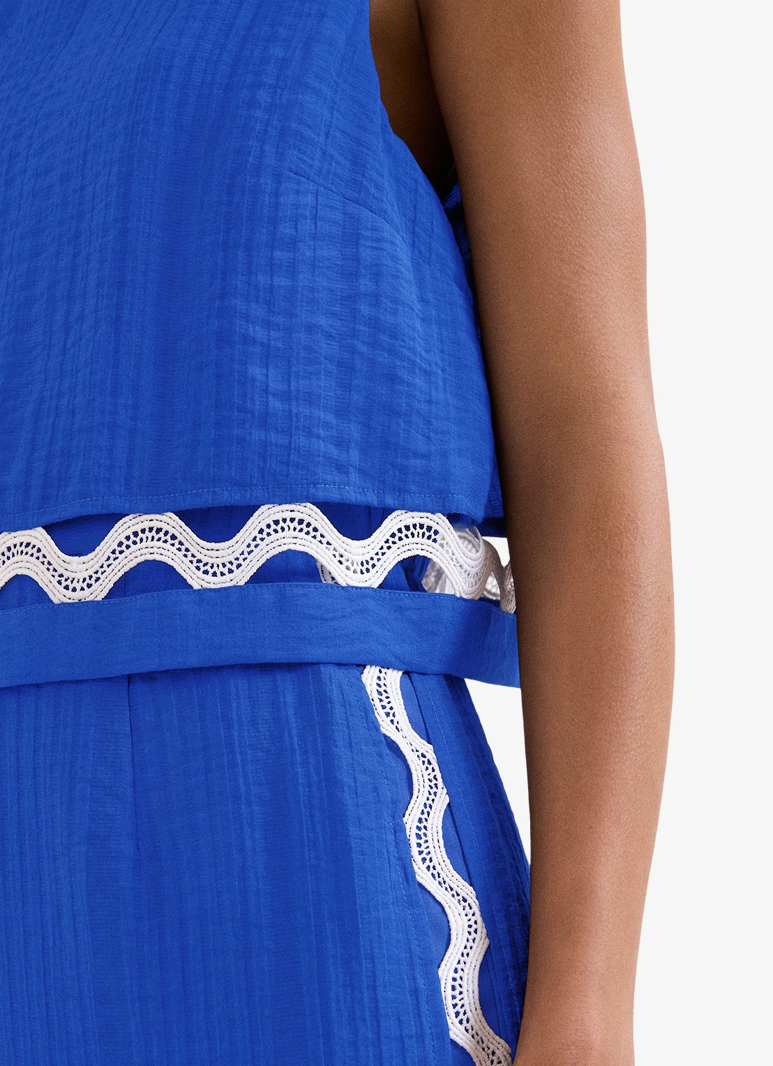 Phase Eight Aubrey wide fit jumpsuit met borduring - detail 4 blauw