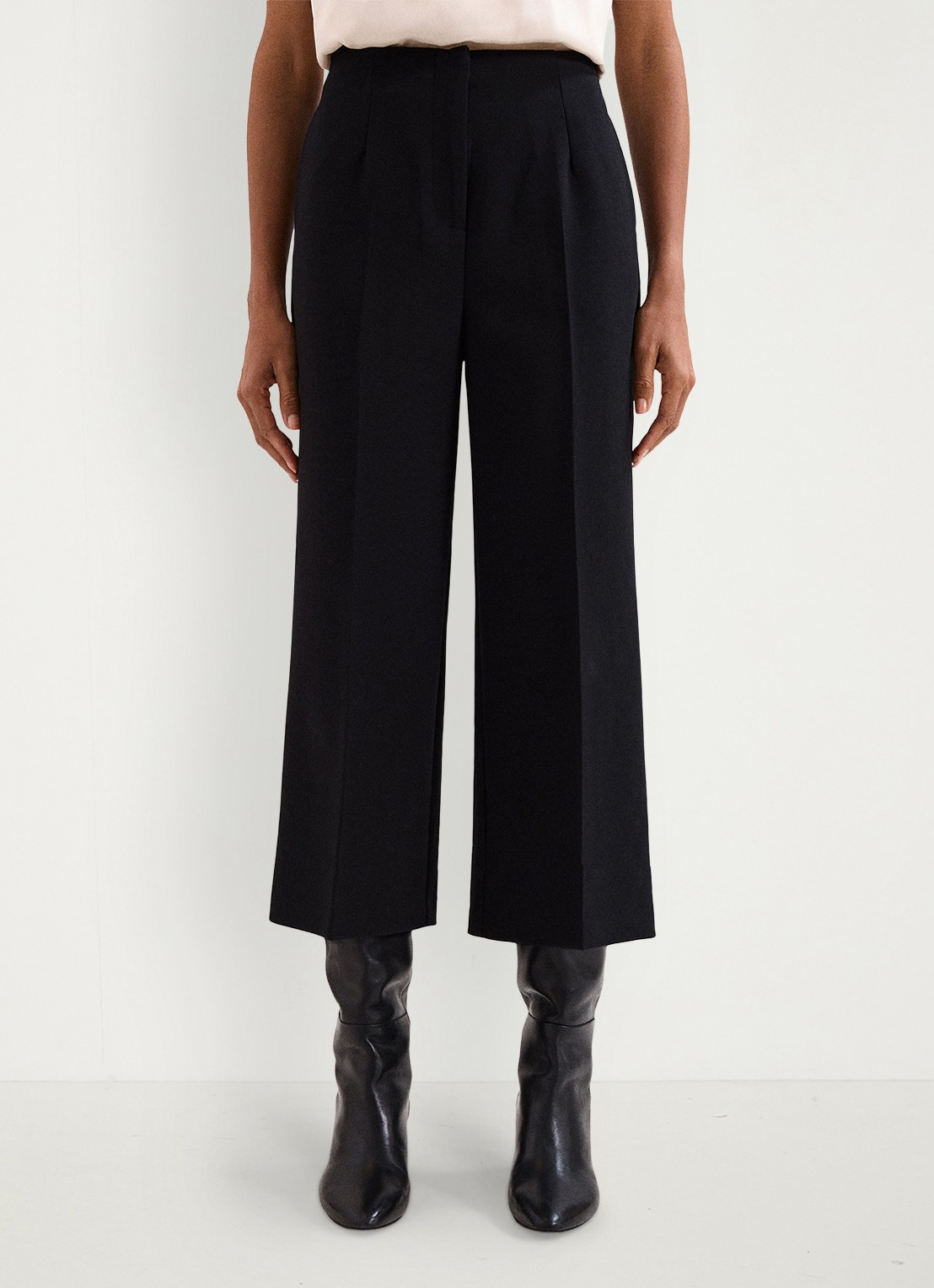 Phase Eight Aubrielle cropped high waist wide fit culotte met steekzakken - detail 4 zwart