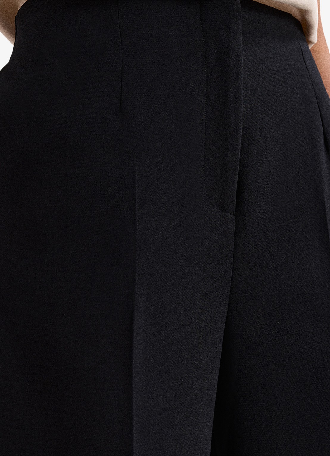 Phase Eight Aubrielle cropped high waist wide fit culotte met steekzakken - detail 5 zwart