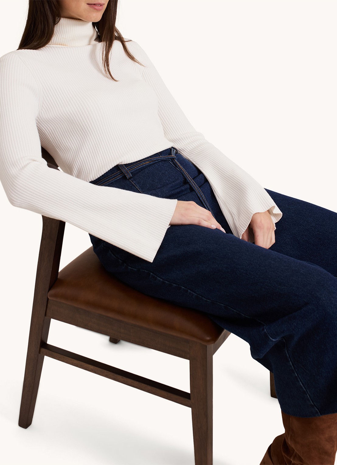 Phase Eight Aubrielle high waist wide fit cullote met donkere wassing - detail 4 denim
