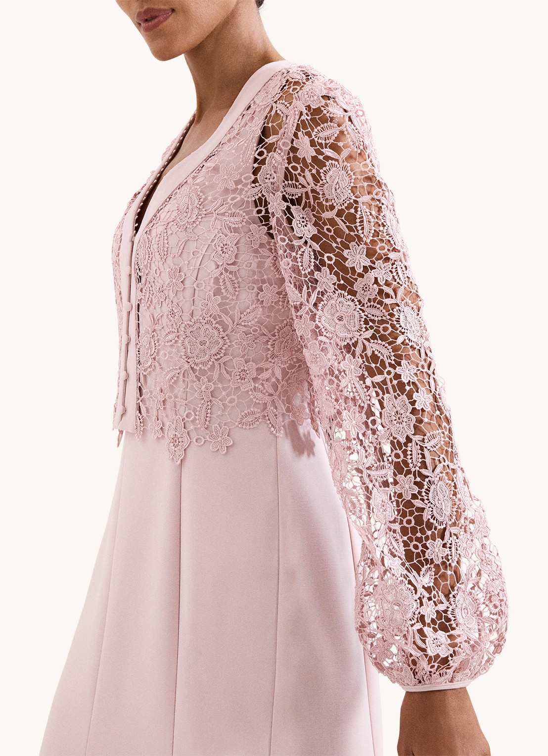 Phase Eight Ayumi Pink midi jurk met vest van broderie - detail 7 oudroze