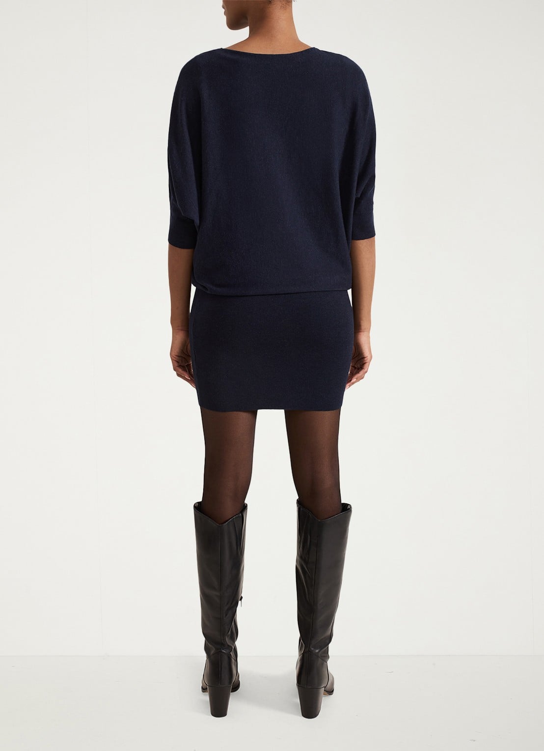 Phase Eight Becca fijngebreide mini jurk met vleermuismouw - achterkant 4 donkerblauw