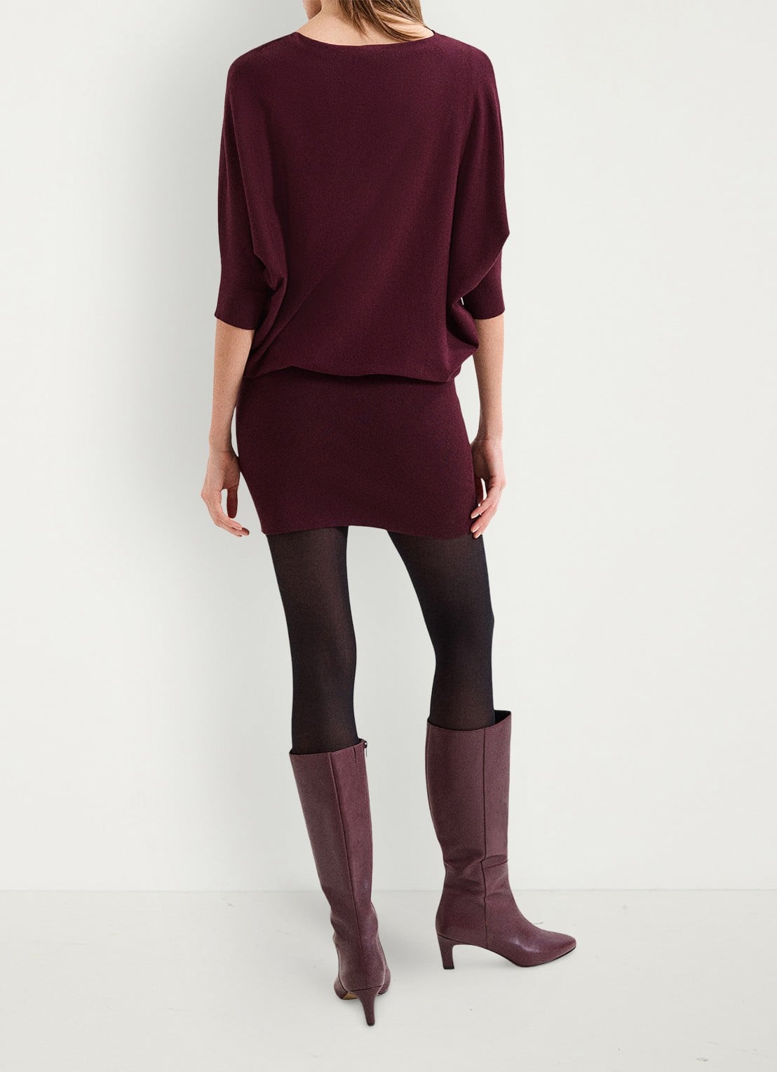 Phase Eight Becca mini fijngebreide jurk met vleermuismouw - achterkant 5 bordeauxrood