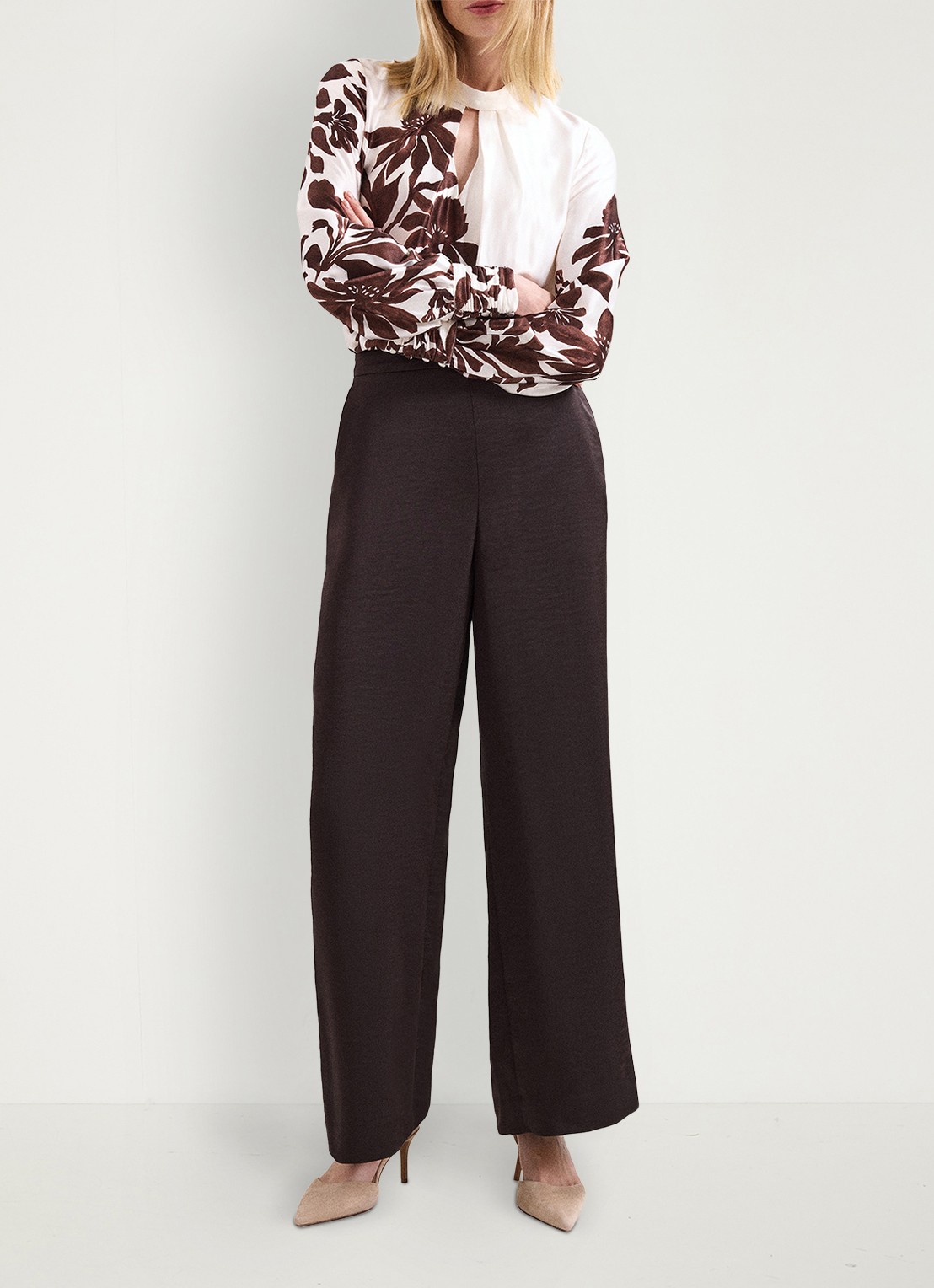 Phase Eight Beccy wide fit pantalon met steekzakken - voorkant 6 bruin