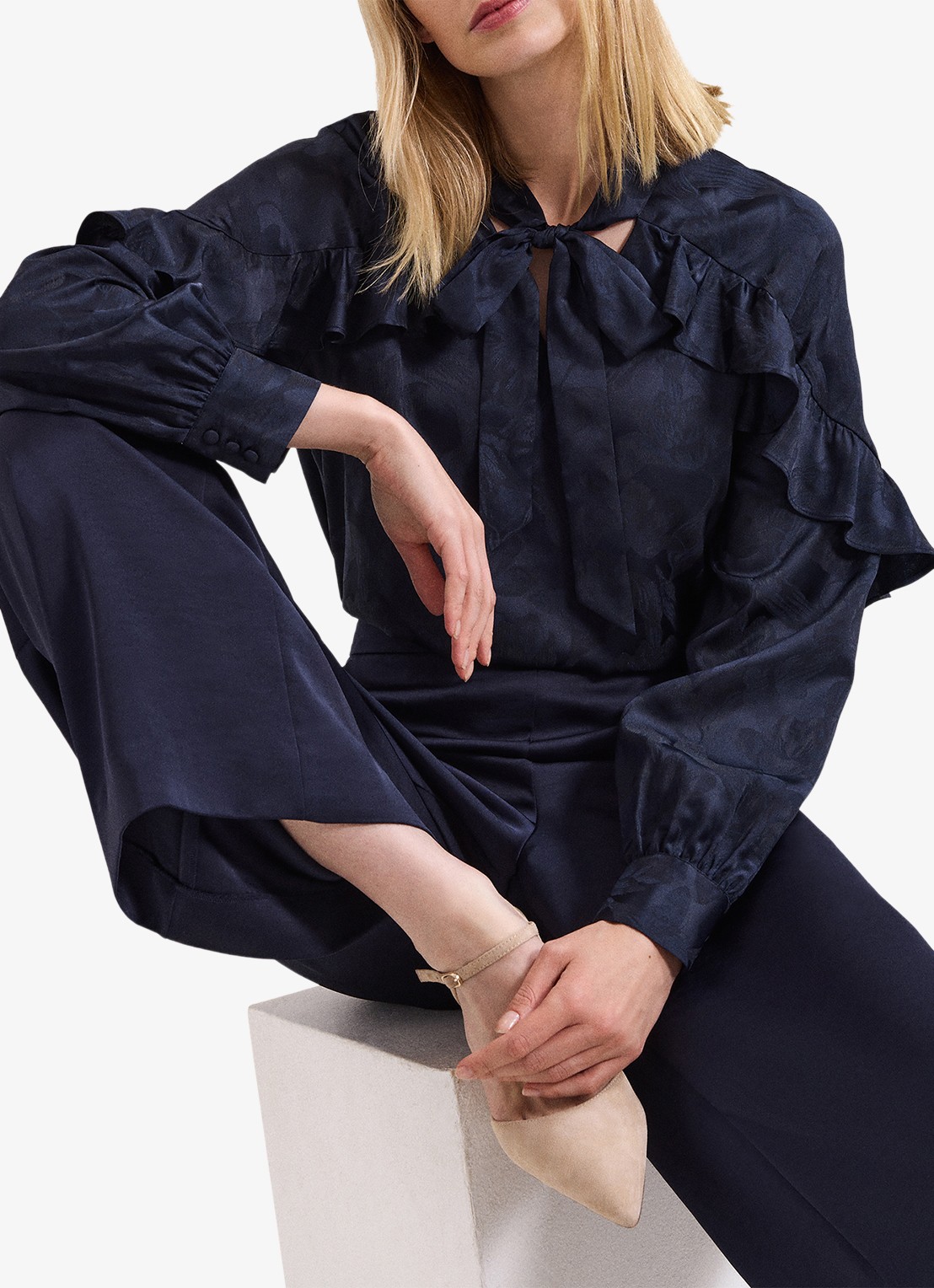 Phase Eight Beccy wide fit pantalon van satijn met steekzakken - detail 4 blauw