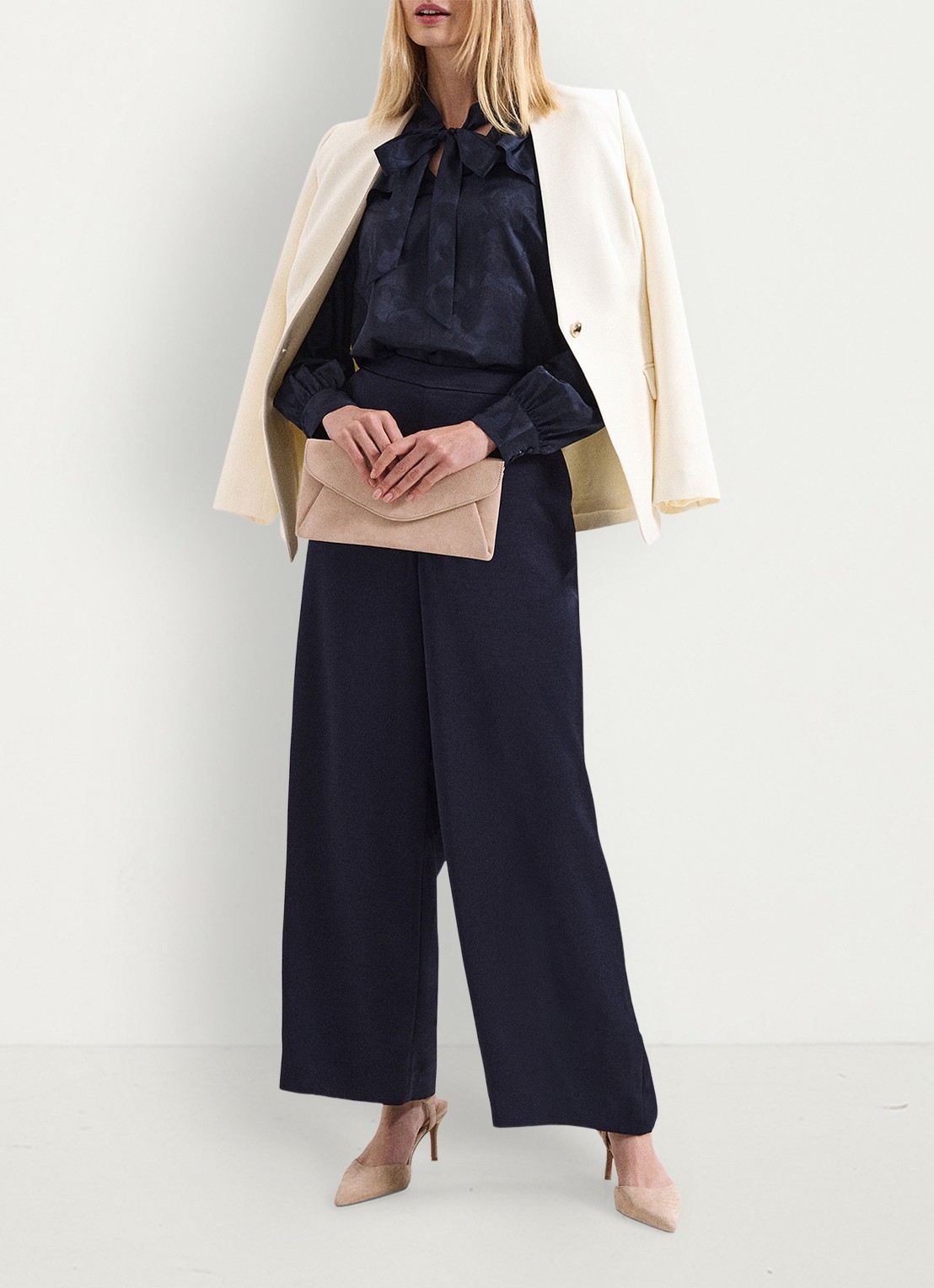 Phase Eight Beccy wide fit pantalon van satijn met steekzakken - detail 5 blauw
