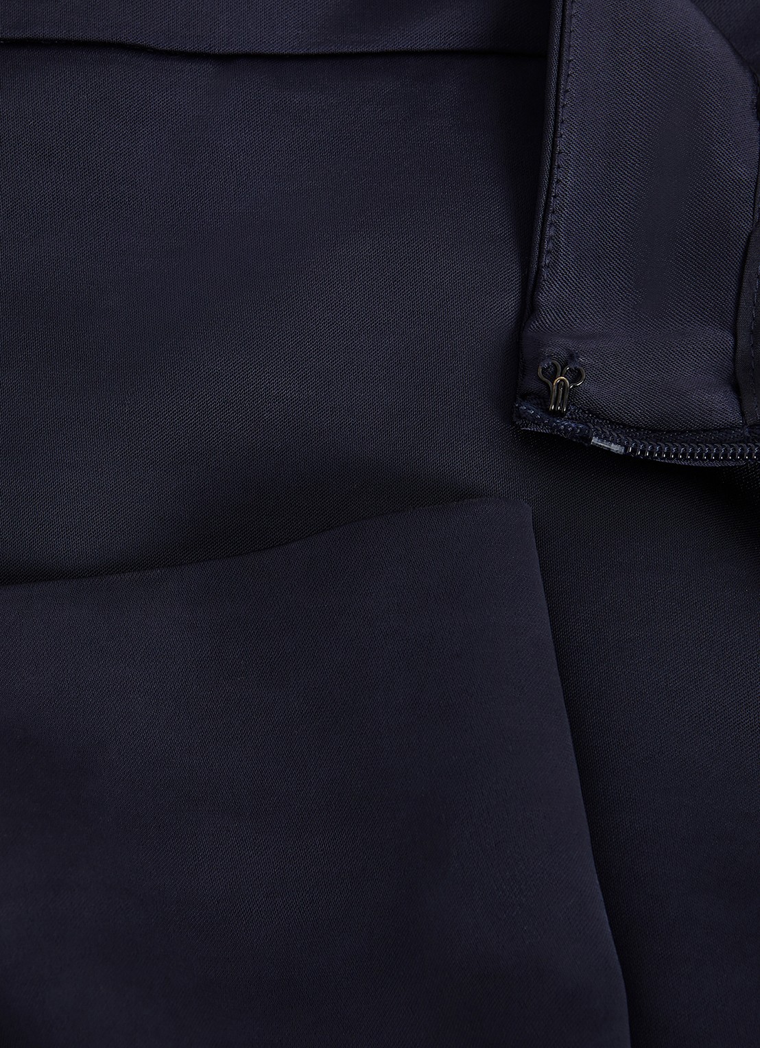 Phase Eight Beccy wide fit pantalon van satijn met steekzakken - detail 6 blauw