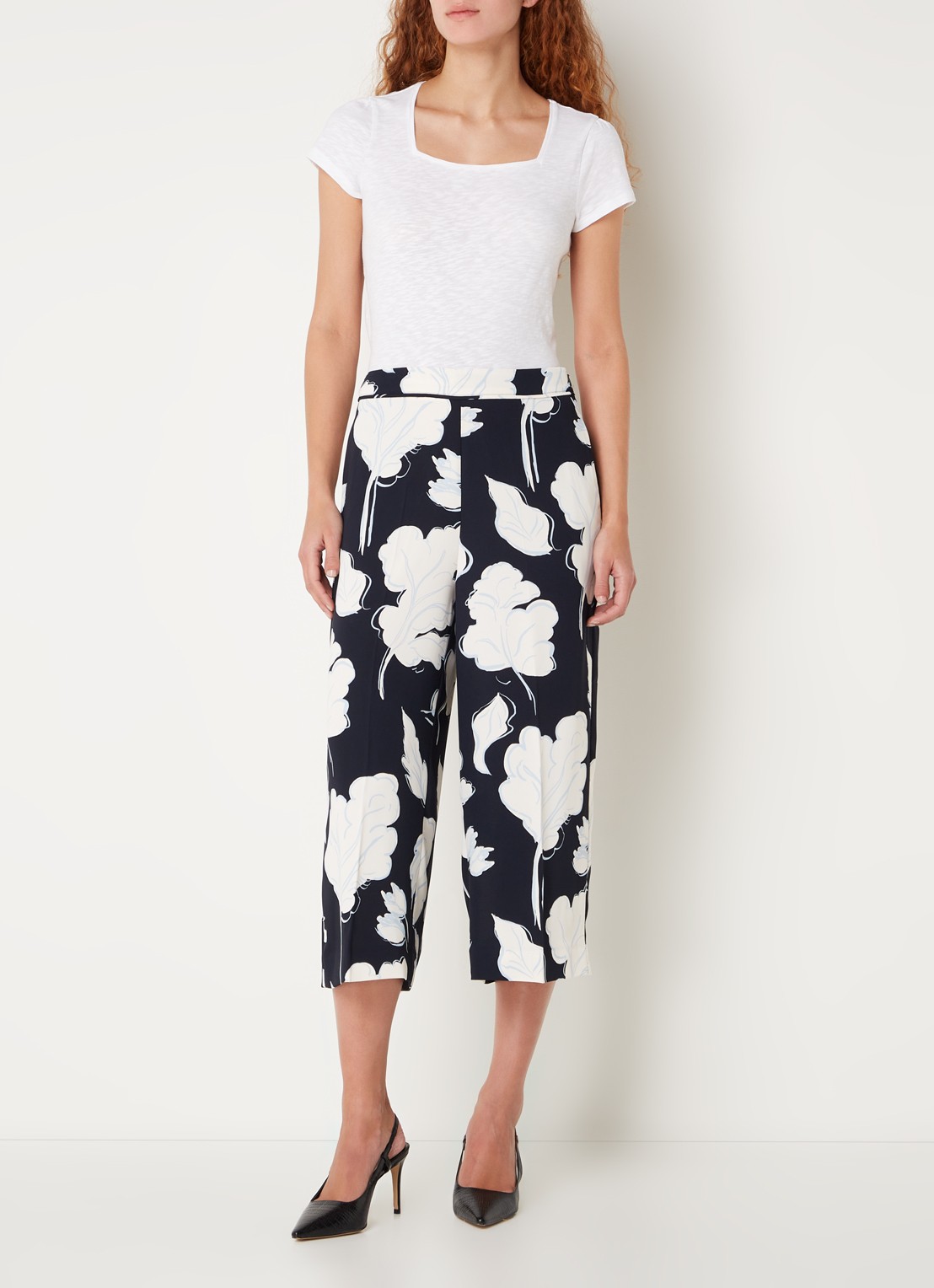 Phase Eight Bella T-shirt met stretch - voorkant 2 wit